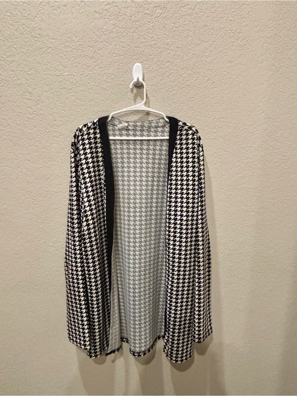SHEIN Black and White Houndstooth Open Cardigan